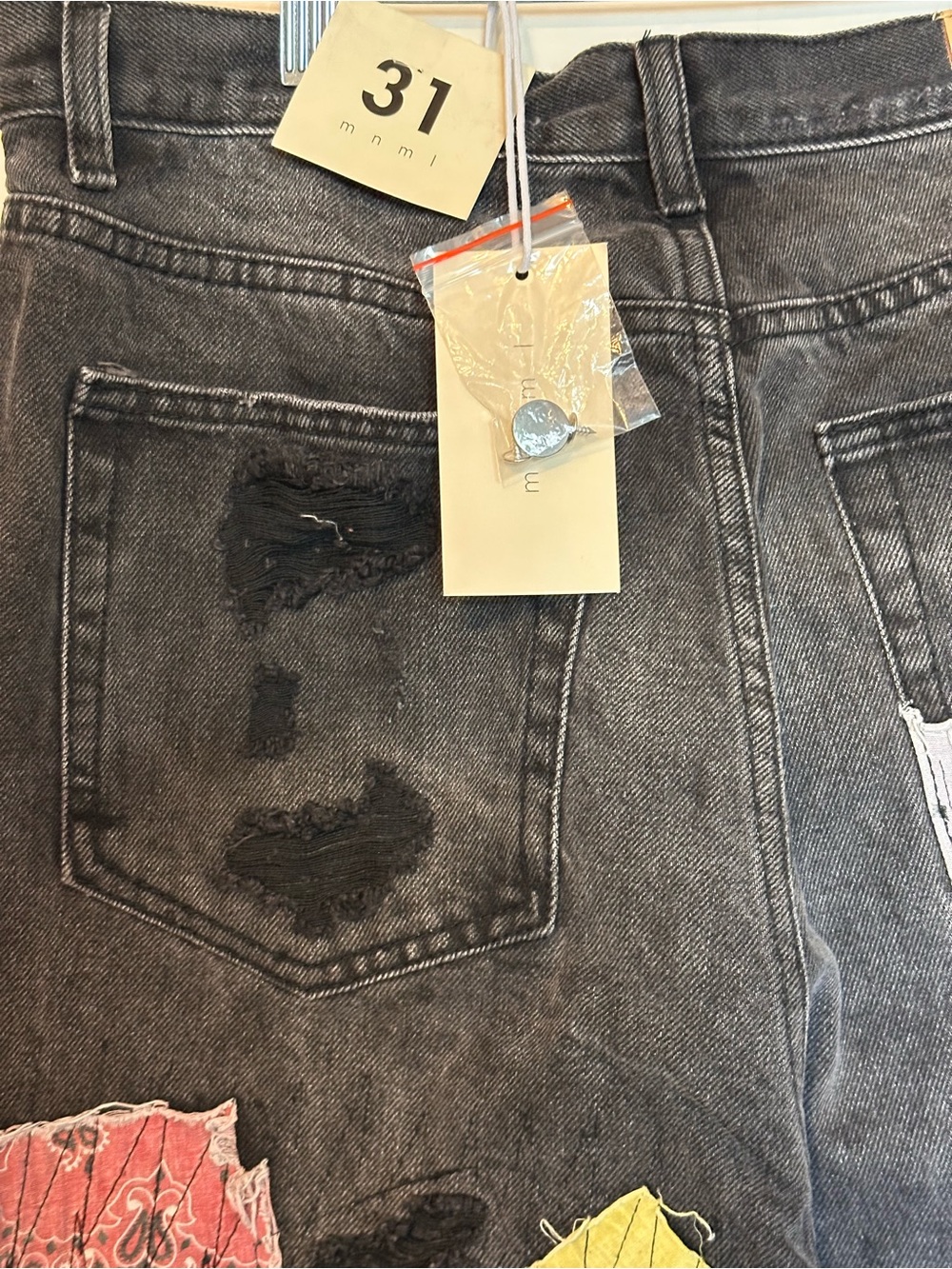 NWT mnml Bandana Patch Ultra Baggy Jeans Mens Size 31 Washed Black Distressed - Picture 4 of 10